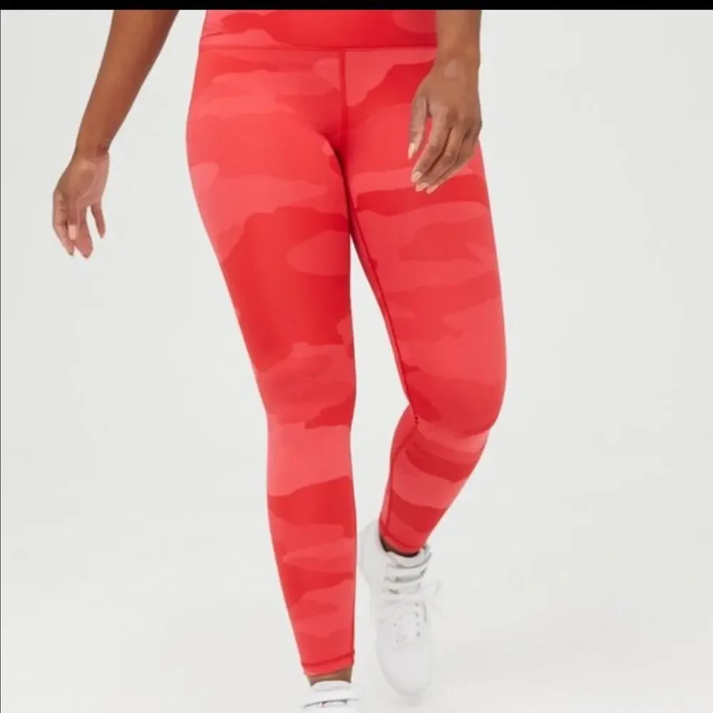 Aerie OFFLINE Red Camo High Waisted 7/8 Leggings Size Medium